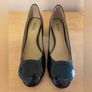 Michael Kors Pauline Mid Pump Black Patent
Leather Round Toe Block Heel Shoe